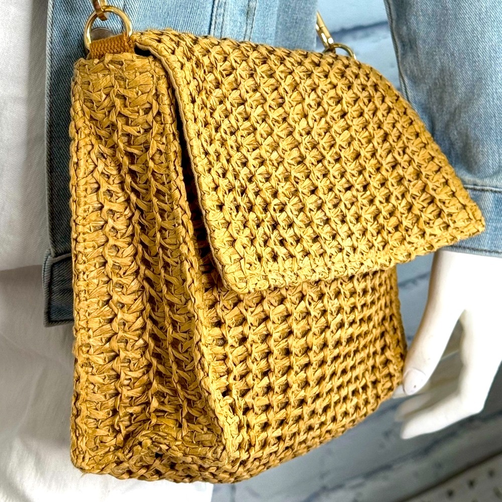Woven Tan crossbody/purse with Aztec printed strap - Picture 11 of 12